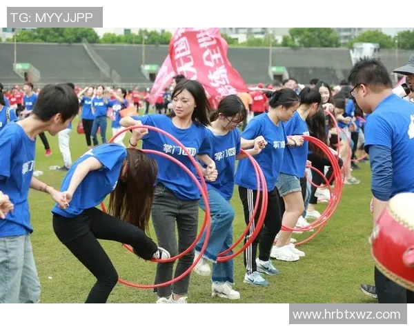 传承与创新相结合的足球国风海报展现中华文化魅力与运动激情
